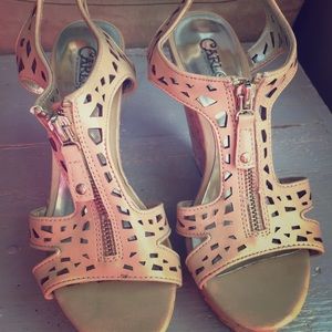 Tan wedges size 6.5 Carlos Santana